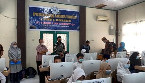 Pelaksanaan Seleksi PPDB MTsN 1 Kota Ditinjau Plt. Kabid PendMa