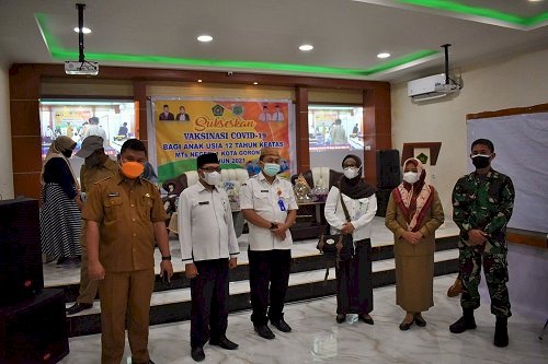 Dukung Percepatan Vaksinasi Para Siswa Madrasah, Misnawaty Kunjungi MTsN 1 Kota