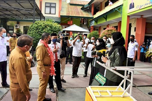 Tim Robotik MTsN 1 Kota Presentasikan Hasil Karyanya di Hadapan Walikota Gorontalo
