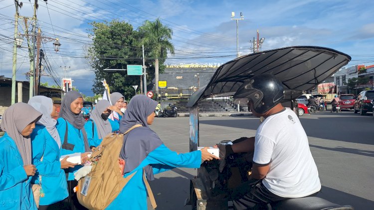 MTsN 1 Kota Gorontalo Berbagi Takjil: 1000 Paket untuk Berkah Ramadhan